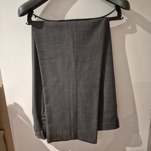 Stafford Men's Stretch Windowpane 2 Piece Classic Fit Wool Suit - Picture 2 of 9